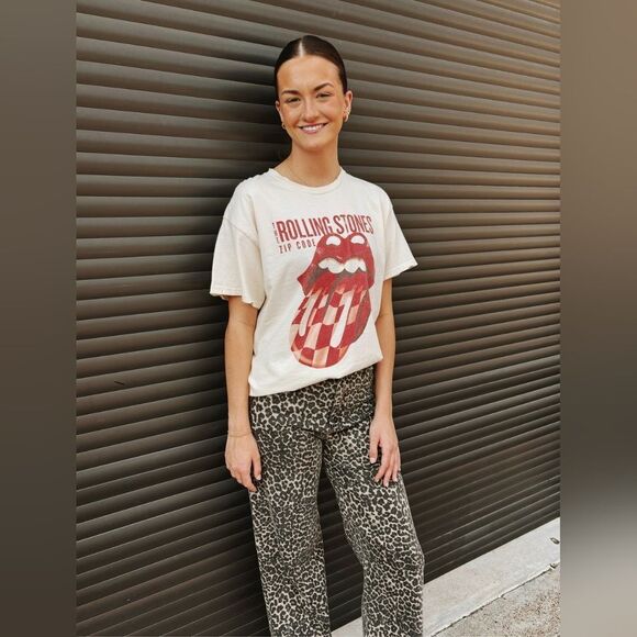 Livylu Rolling Stones Zip Code Tongue Thrifted Tee Size Small NWT - Picture 7 of 11